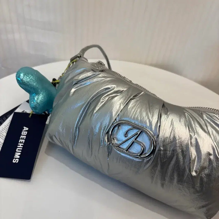 [BUNJANG] Authentic Ebihmz Glossy Shoulder Bag / 정품 어비험즈 글로시 숄더백