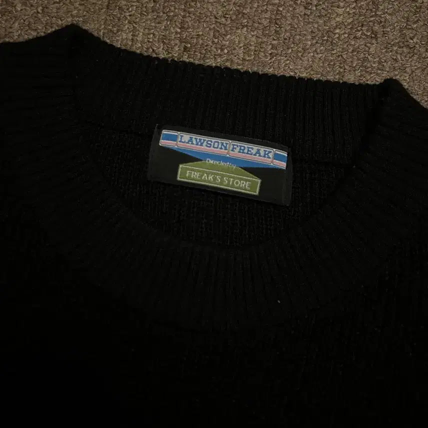 [BUNJANG] Freaks Store Lawson Collaboration Knitwear / 프릭스스토어 로손 인스턴트 니트