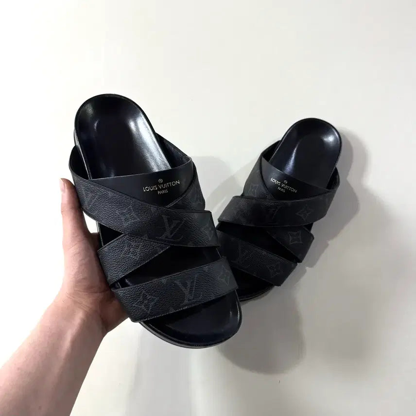 [BUNJANG] Louis Vuitton Eclipse Monogram Leather Slides Size 7 / [백화점판/7]루이비통 이클립스 슬리퍼