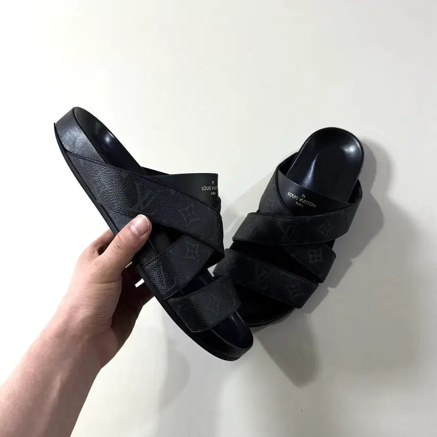 [BUNJANG] Louis Vuitton Eclipse Monogram Leather Slides Size 7 / [백화점판/7]루이비통 이클립스 슬리퍼