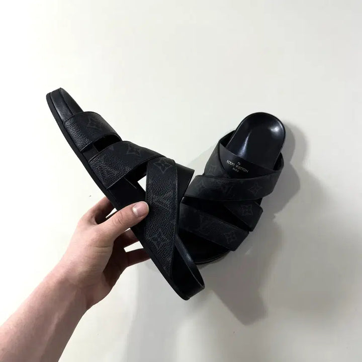 [BUNJANG] Louis Vuitton Eclipse Monogram Leather Slides Size 7 / [백화점판/7]루이비통 이클립스 슬리퍼