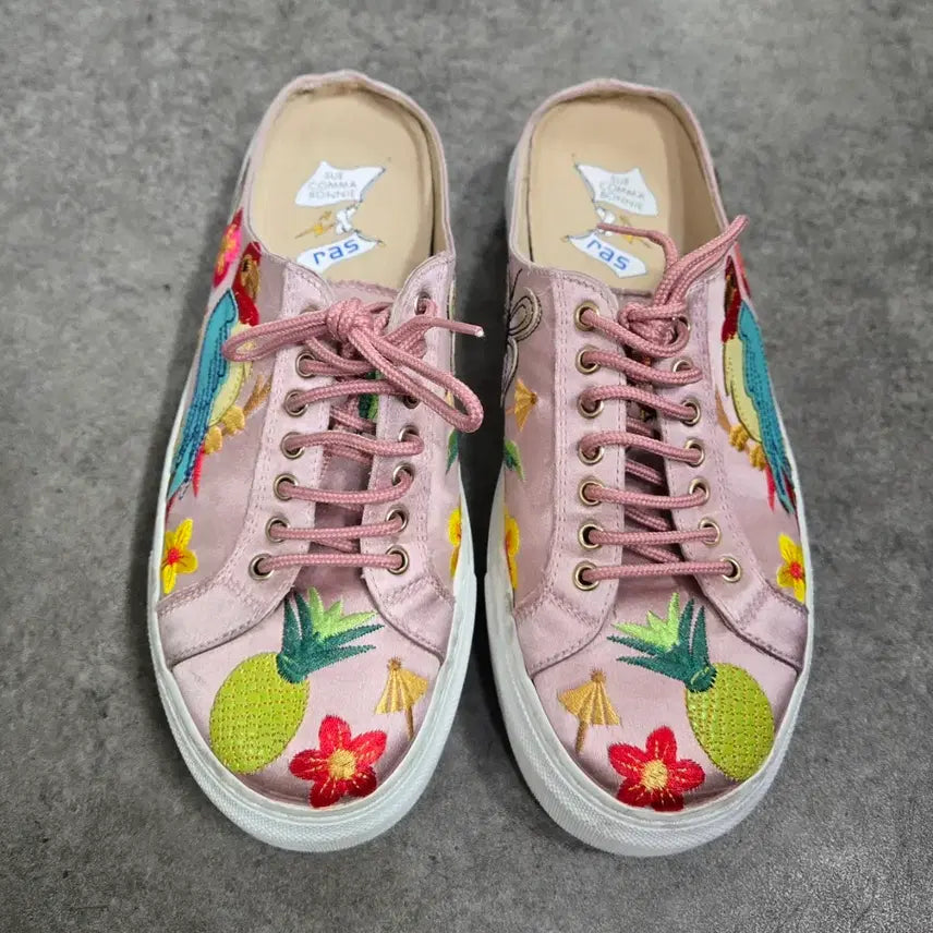 [BUNJANG] SUECOMMA BONNIE Embroidered Mule Slippers / 슈콤마보니) 자수 뮬 슬리퍼