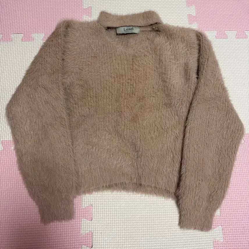[BUNJANG] V-Neck Slit Angora Knit / 브이넥 트임 앙고라 니트