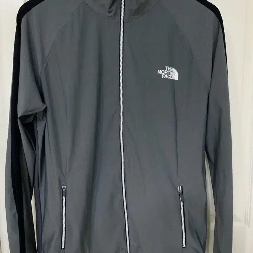 [BUNJANG] The North Face Zip-Up Jacket (Size 100) / 노스페이스 집업 100 상태좋음
