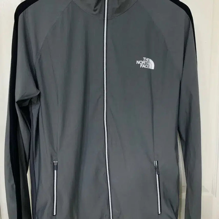 [BUNJANG] The North Face Zip-Up Jacket (Size 100) / 노스페이스 집업 100 상태좋음