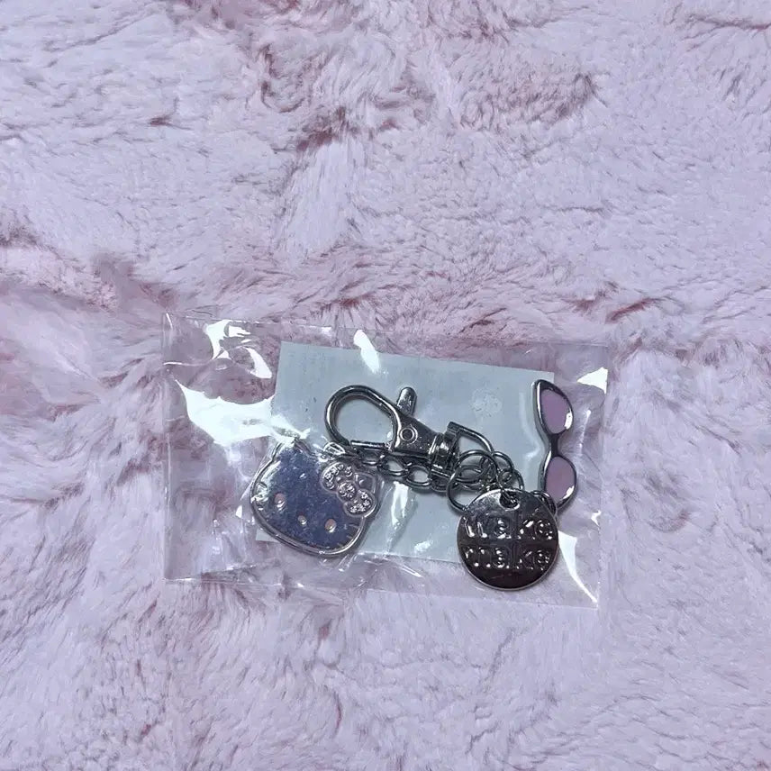 [BUNJANG] WAKE MAKE Hello Kitty Charm Keyring / 웨이크메이크 헬로키티 참 키링