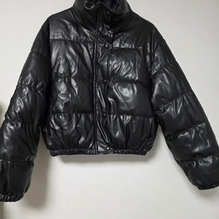 [BUNJANG] Black Leather Oversized Short Padded Jacket / 66~77/블랙 레더 오버핏 숏패딩