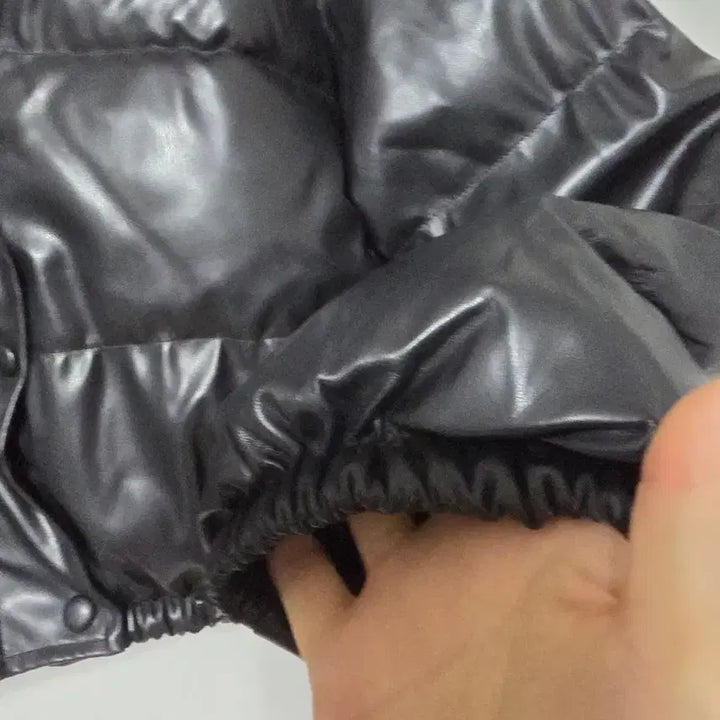 [BUNJANG] Black Leather Oversized Short Padded Jacket / 66~77/블랙 레더 오버핏 숏패딩