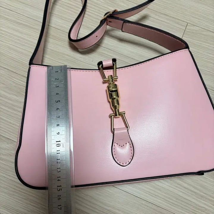 [BUNJANG] Pink Shoulder Bag / 핑크숄더백