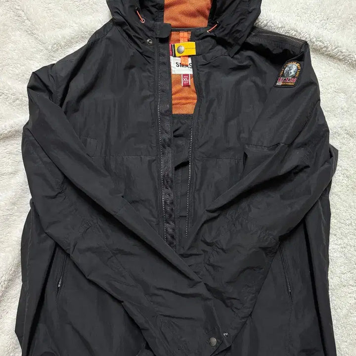[SOLD OUT] 파라점퍼스 유타 바람막이 판매합니다