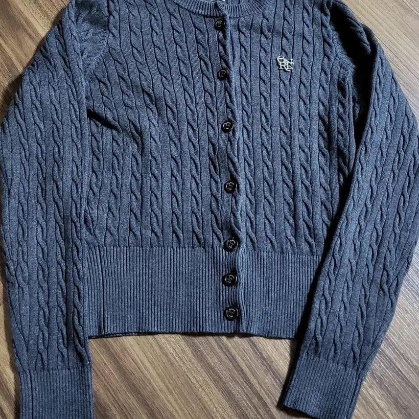 [BUNJANG] General Idea Cable Knit Cardigan / 제너럴아이디어 케이블 가디건