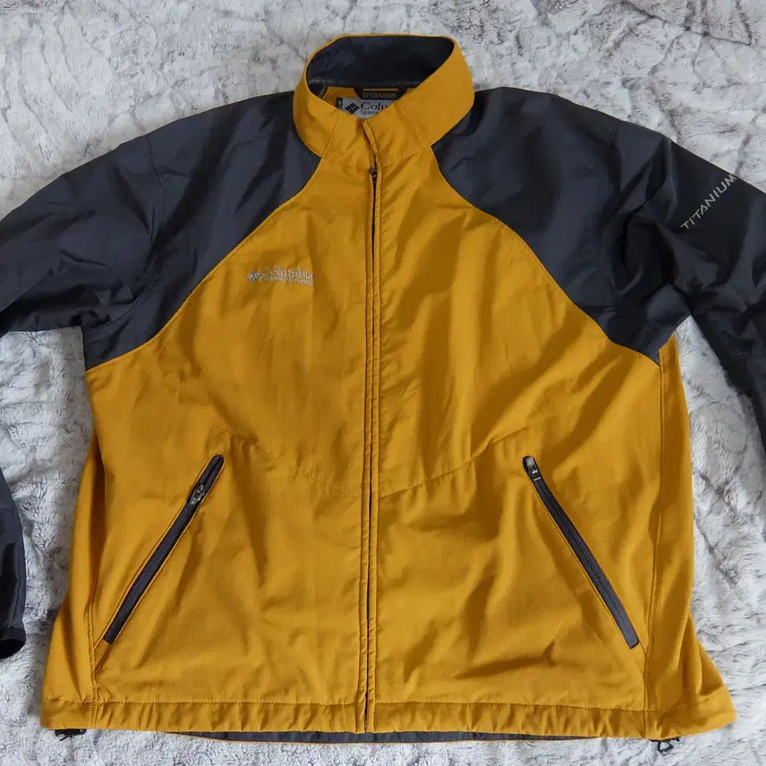 [BUNJANG] Columbia Titanium Softshell Jacket / 컬럼비아  티탄 소프트쉘자켓