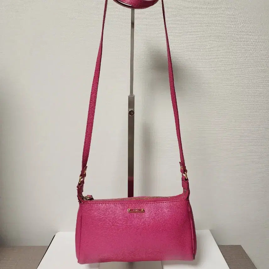 [BUNJANG] Fendi Leather Mini Crossbody Bag / 펜디 가죽  미니 크로스백