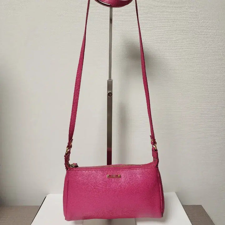 [BUNJANG] Fendi Leather Mini Crossbody Bag / 펜디 가죽  미니 크로스백
