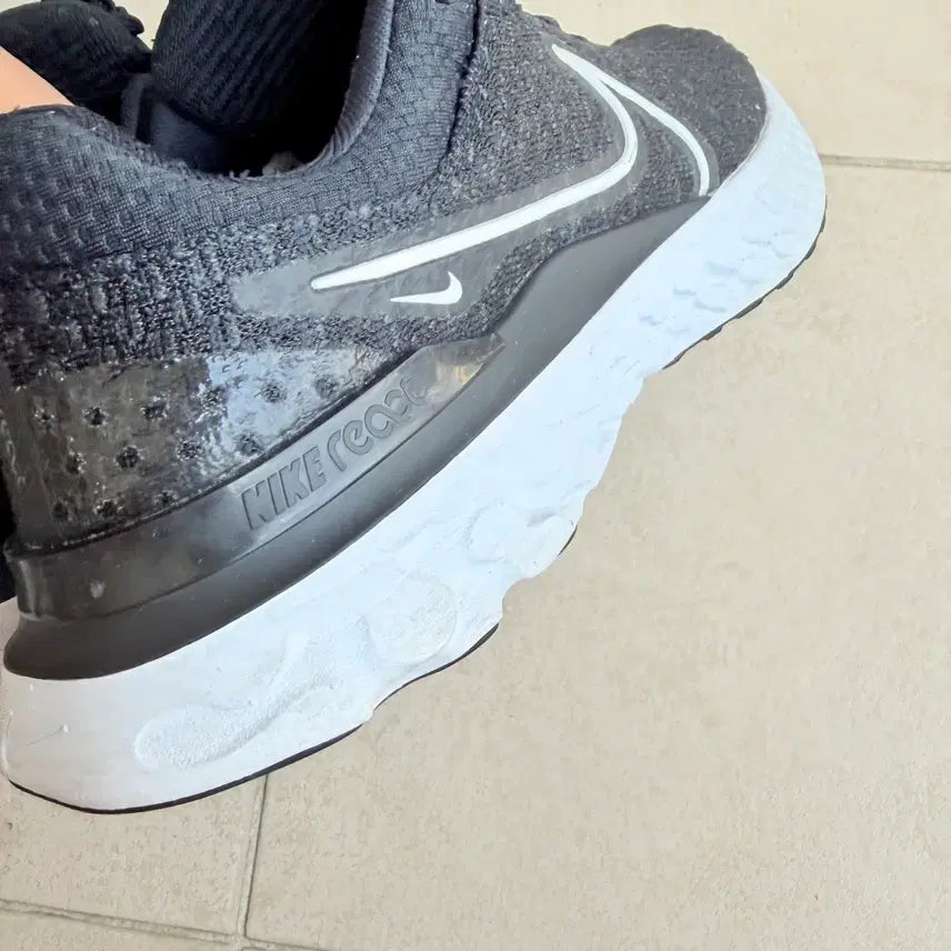 [BUNJANG] 나이키 리액트 인피니티런 플라이니트3 운동화 235 / 나이키 리액트 인피니티런 플라이니트3 운동화 235