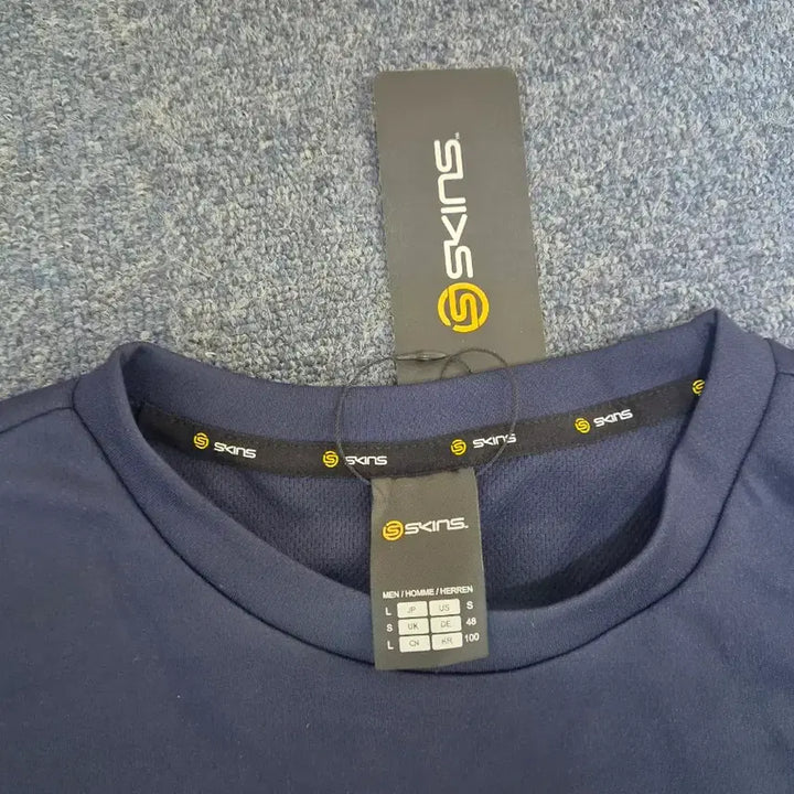 [BUNJANG] Skins T-Shirt Size 100 / 스킨스 반팔티셔츠 100사이즈. 새상품팝니다