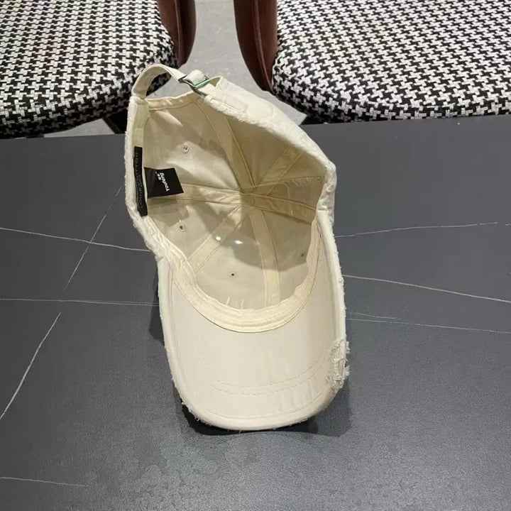 [SOLD OUT] 루이비통 LV 로고 야구모자 아이보리