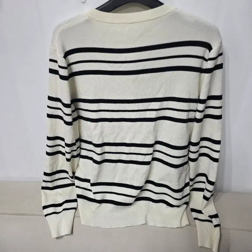 [SOLD OUT] 아이보리 스트라이프 긴팔 가디건