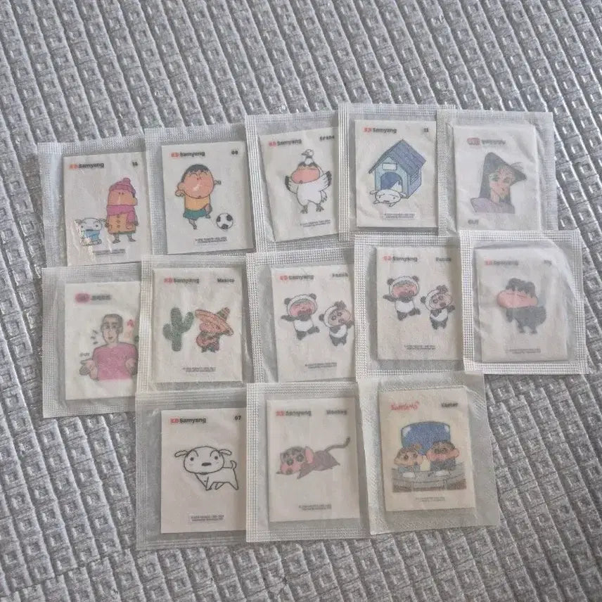 [BUNJANG] Crayon Shin-chan Ttibuseal Choco Sticker / 짱구 띠부씰 우표스티커 초코비스티커