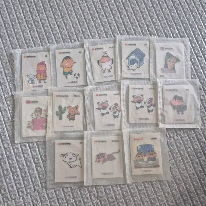 [BUNJANG] Crayon Shin-chan Ttibuseal Choco Sticker / 짱구 띠부씰 우표스티커 초코비스티커