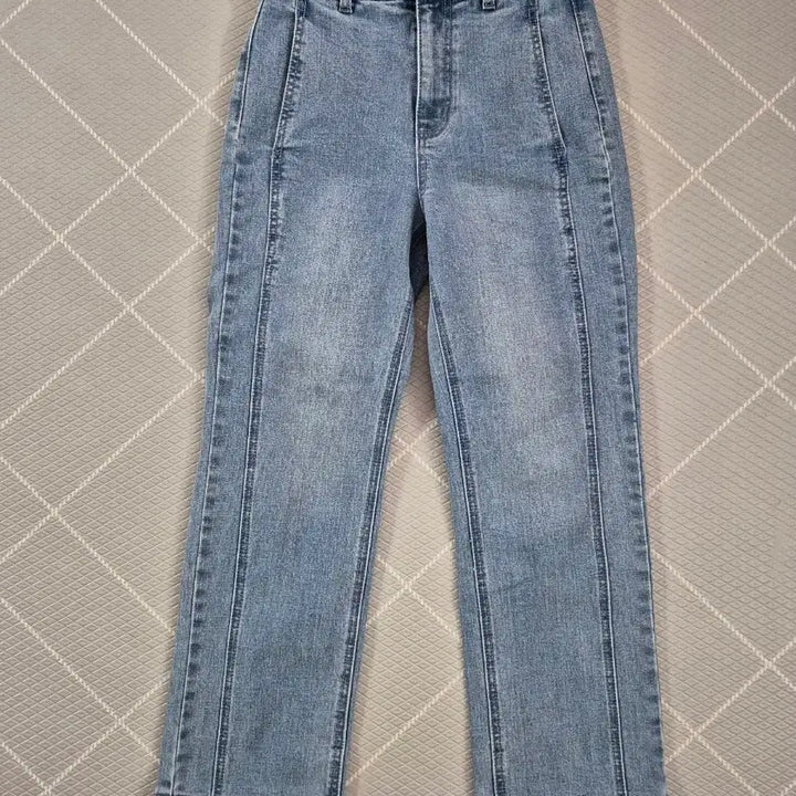 [BUNJANG] MIXXO Bootcut Denim Jeans 24 / 미쏘 라인 연청 부츠컷 데님 24