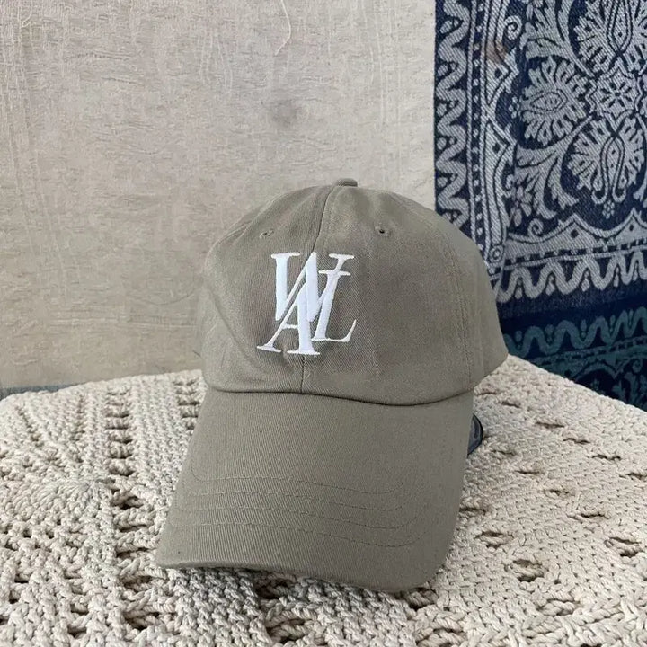 [BUNJANG] W.A.U Big Logo Embroidered Baseball Cap / [S] 우알롱 빅로고 자수 볼캡 야구모자