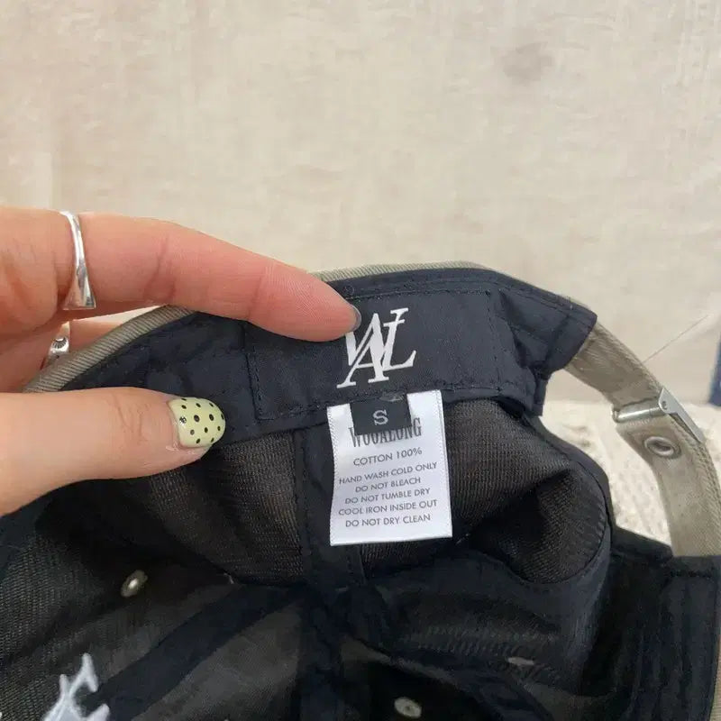 [BUNJANG] W.A.U Big Logo Embroidered Baseball Cap / [S] 우알롱 빅로고 자수 볼캡 야구모자