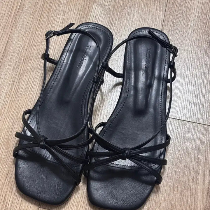 [BUNJANG] Tractroime Sandals Black / 타크트로이메 샌들