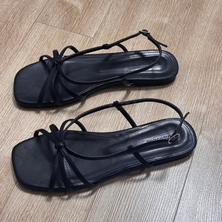 [BUNJANG] Tractroime Sandals Black / 타크트로이메 샌들