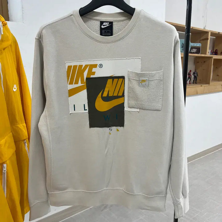 [SOLD OUT] M 나이키 NSW 패치워크 맨투맨 라이트본
