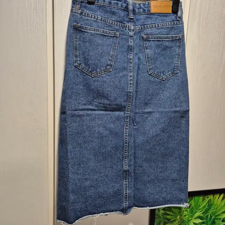 [BUNJANG] Denim Skirt Mid-Wash / (세일)(새상품)데님 스커트 앞절개 사이즈 중청