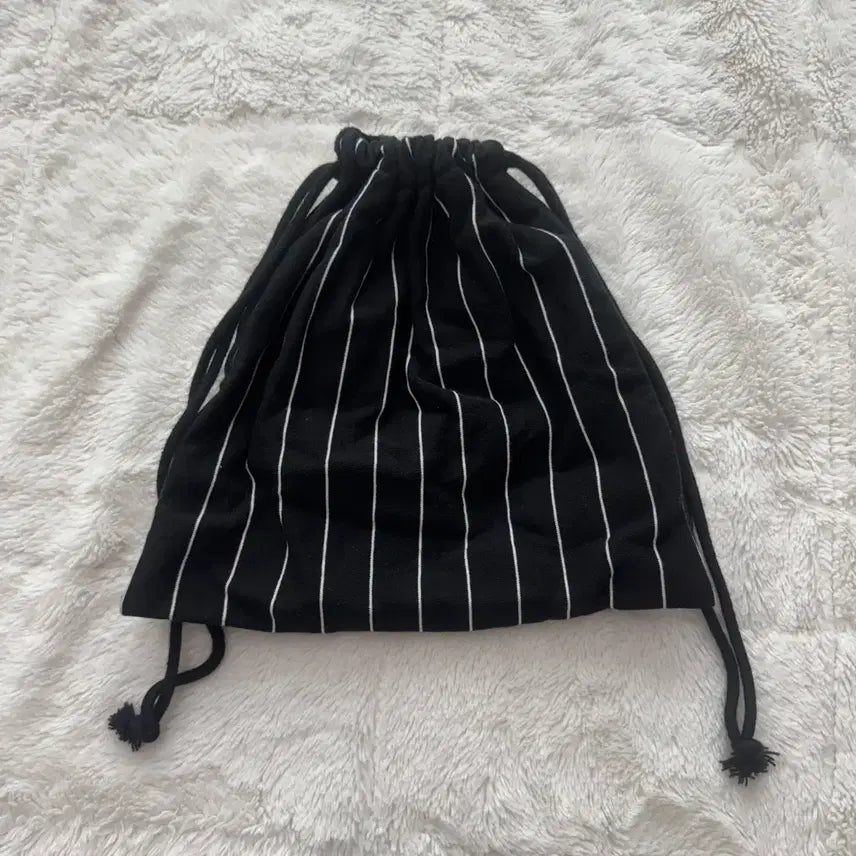 [BUNJANG] The Mysterious Hotel Backpack / 더미스테리어스호텔 백팩