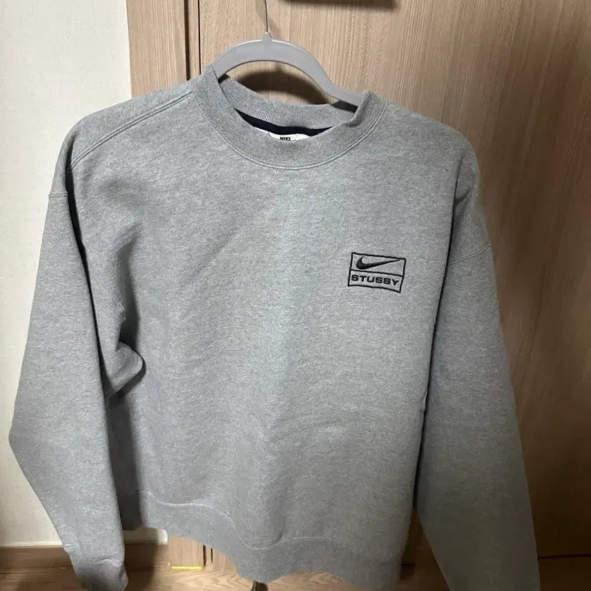 [BUNJANG] Natuci Gray Sweatshirt / 나투시 맨투맨 회색