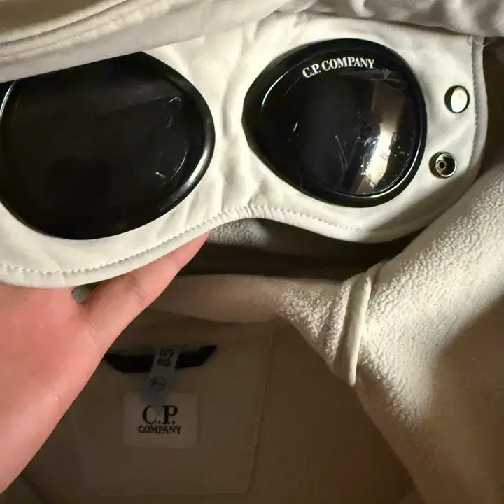 [BUNJANG] C.P. Company Shell-R Goggle Jacket White / C.P 컴퍼니 쉘-R 고글 자켓 화이트(필름부착중)