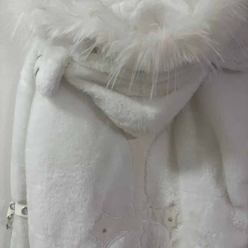 [BUNJANG] White Teddy Bear Fur Hoodie / 지뢰계 화이트 곰돌이 퍼 후드집업