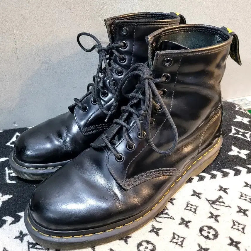 [SOLD OUT] 정품 닥터마틴 1460 스무스 8홀 레더부츠