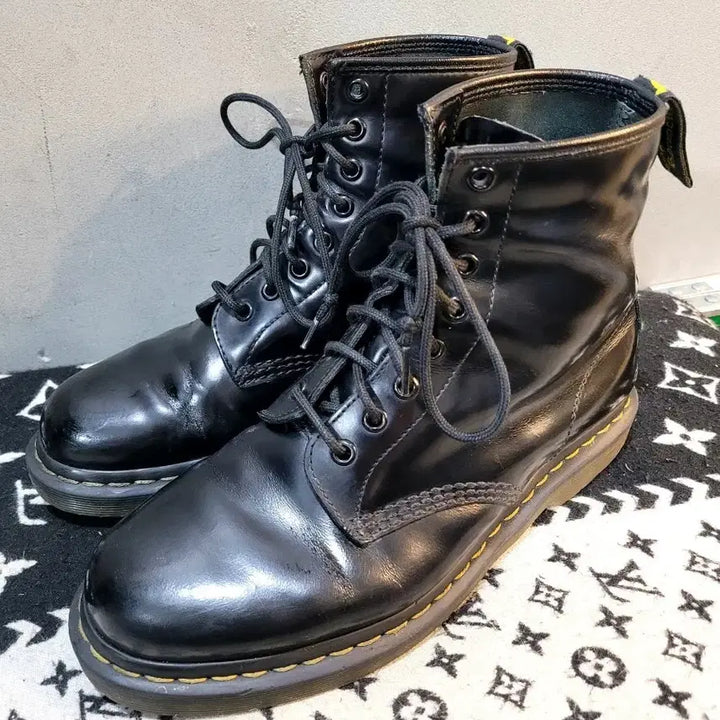 [SOLD OUT] 정품 닥터마틴 1460 스무스 8홀 레더부츠