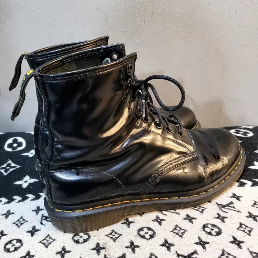[SOLD OUT] 정품 닥터마틴 1460 스무스 8홀 레더부츠