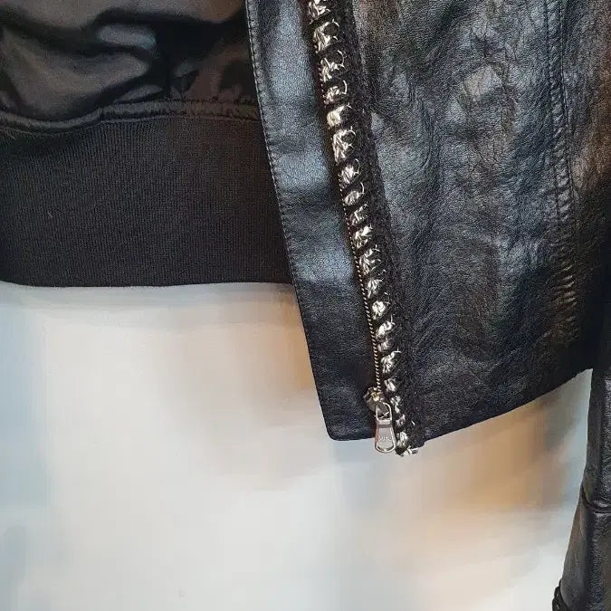 [BUNJANG] Time (Hansem) Leather Jacket with Chain Detail / 한섬 타임 레더 체인장식자켓  82-94-160