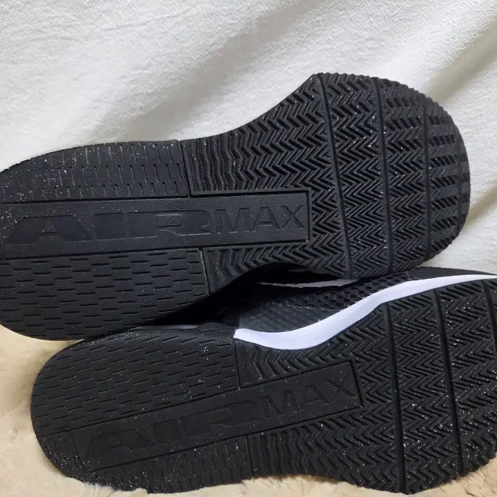 [BUNJANG] Nike Air Max Black Sneakers / 나이키 에어맥스 블랙 260사이즈