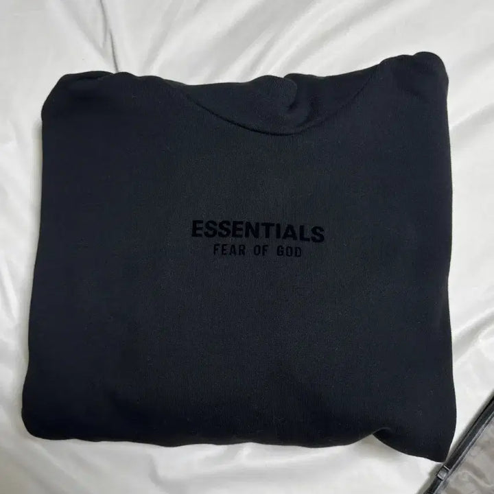 [BUNJANG] Essentials Black Hoodie (S) - New / 에센셜 블랙 후드티 s 새제품