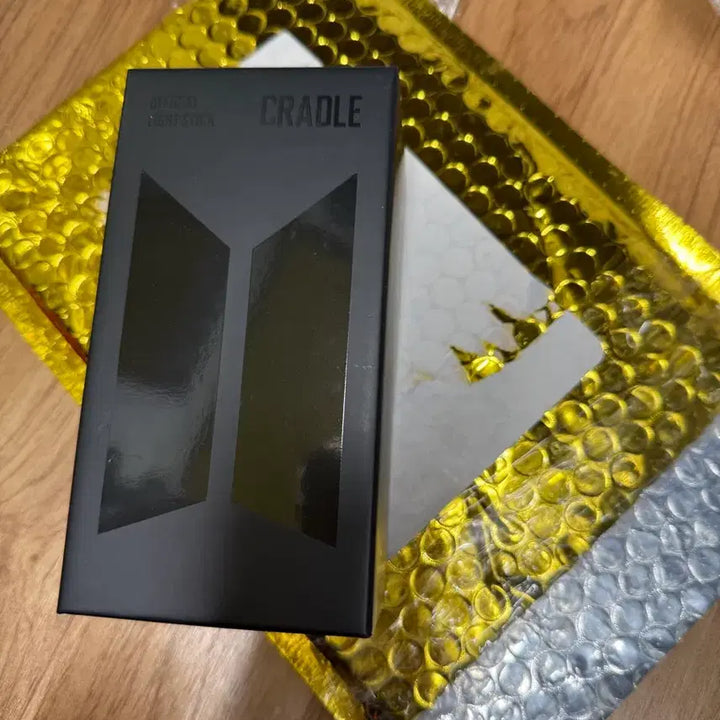 [SOLD OUT] 방탄소년단 BTS 공식 응원봉 ver. Cradle 아미밤 크래들