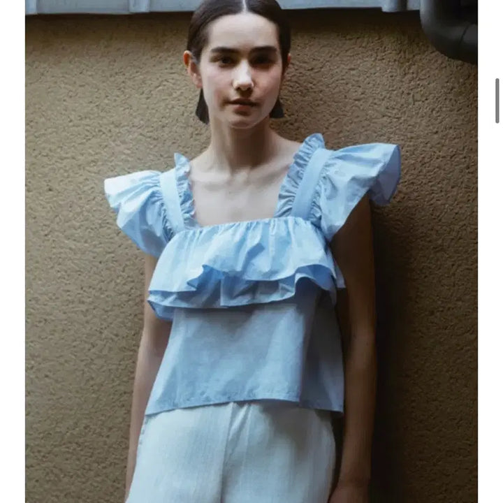 [BUNJANG] Thetis Ruffle Blouse Light Blue / Thetis 더티스 러플 블라우스 라이투 블루