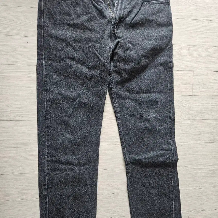 [SOLD OUT] 리바이스 블랙 레귤러핏 데님 팬츠