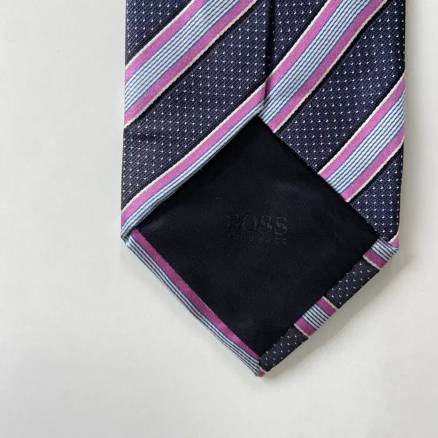 [BUNJANG] 휴고 보스 (HUGO BOSS)  명품 정품 넥타이  8.6cm / 휴고 보스 (HUGO BOSS)  명품 정품 넥타이  8.6cm