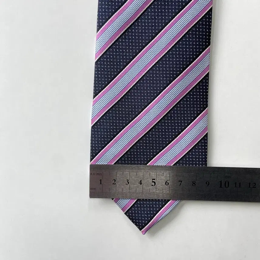 [BUNJANG] 휴고 보스 (HUGO BOSS)  명품 정품 넥타이  8.6cm / 휴고 보스 (HUGO BOSS)  명품 정품 넥타이  8.6cm