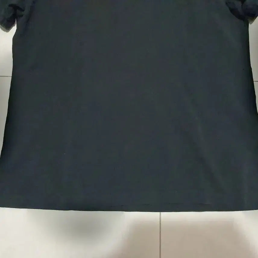 [SOLD OUT] 버버리 블랙 카라티 8004581