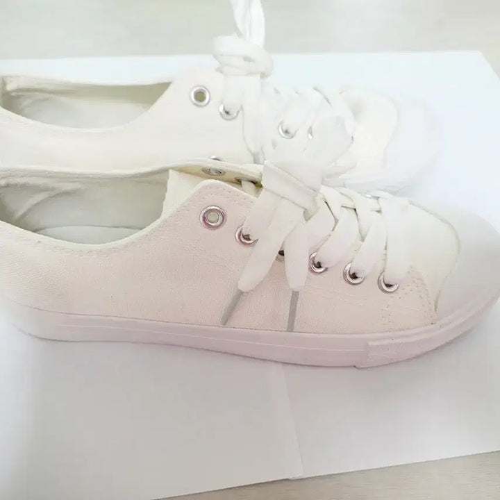 [BUNJANG] SNRD White Canvas Sneakers (Size 235) / SNRD 화이트 캔버스 스니커즈 235(새상품)