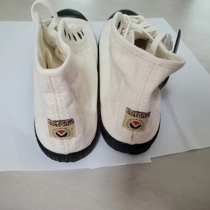 [BUNJANG] Victoria High Sneakers 255 (New) / 빅토리아 하이 스니커즈 255(새상품)