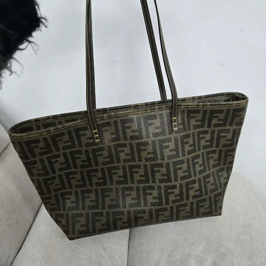 [BUNJANG] Fendi FF Logo Tote Bag / [정품] 펜디 FF 로고 토트백